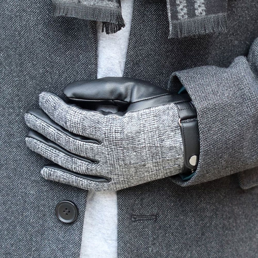 Pom Mens Gloves with Button Detail